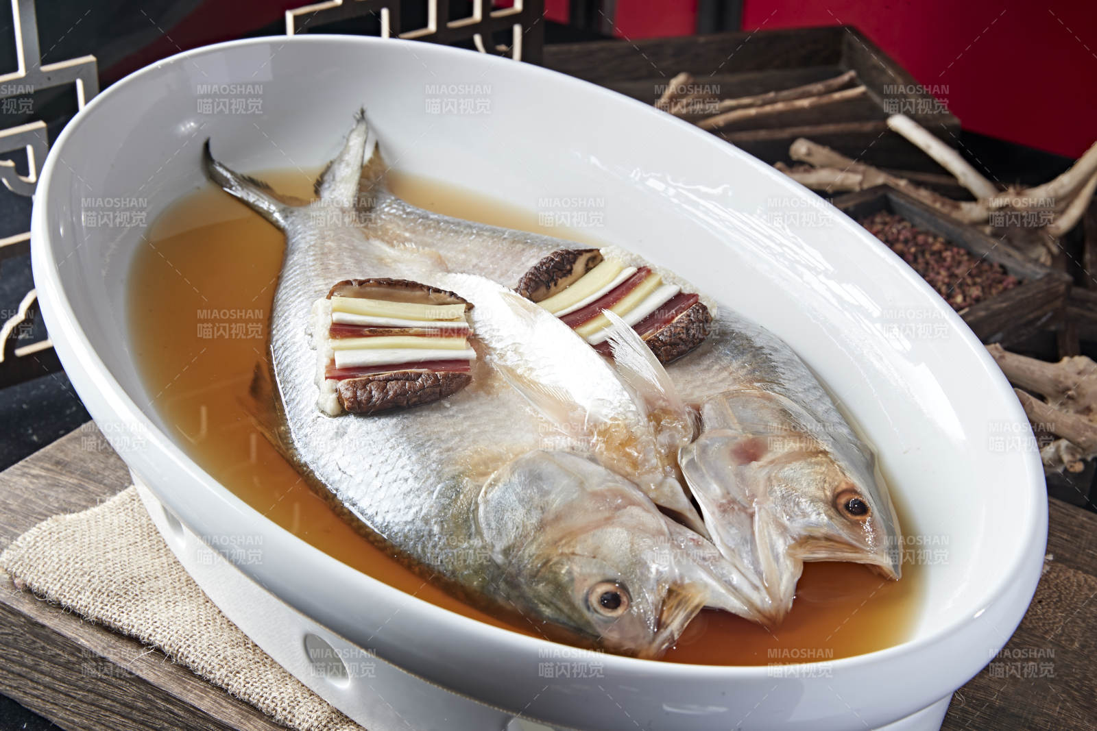 白水蒸鲥鱼图片
