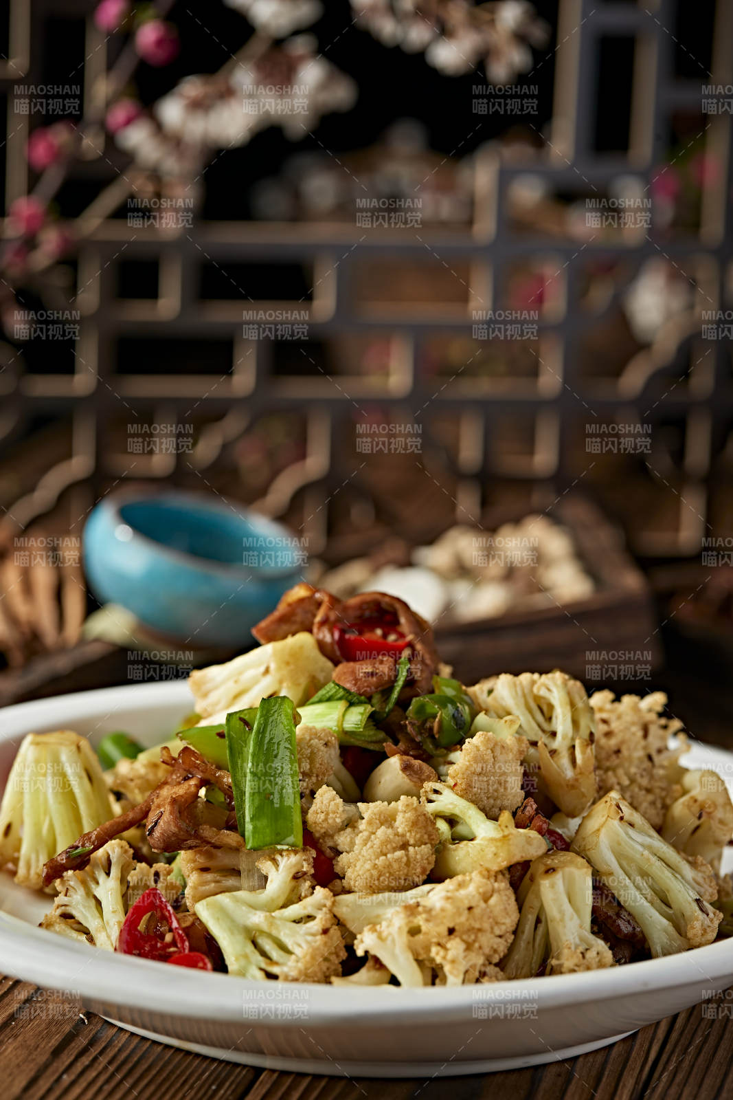 米椒青蒜苗菜花小炒五花肉图片