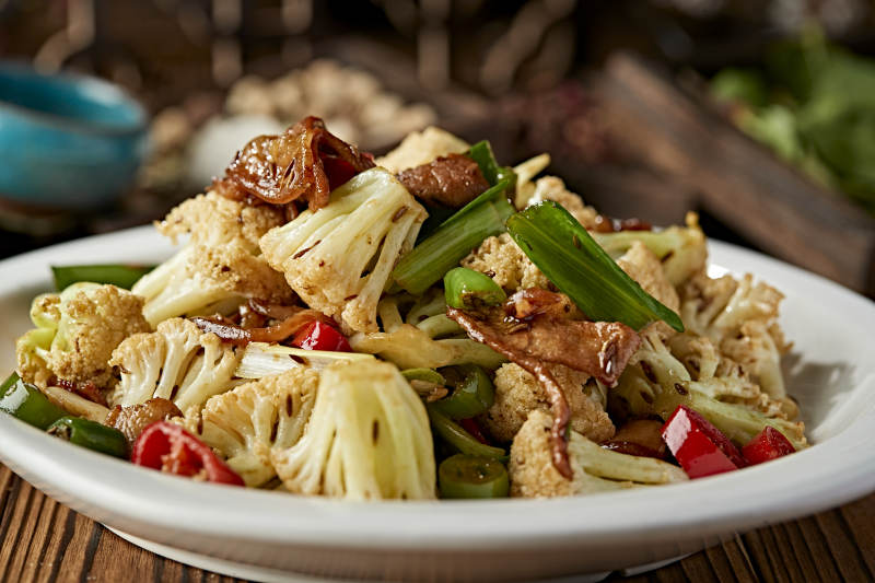 米椒青蒜苗菜花小炒五花肉图片