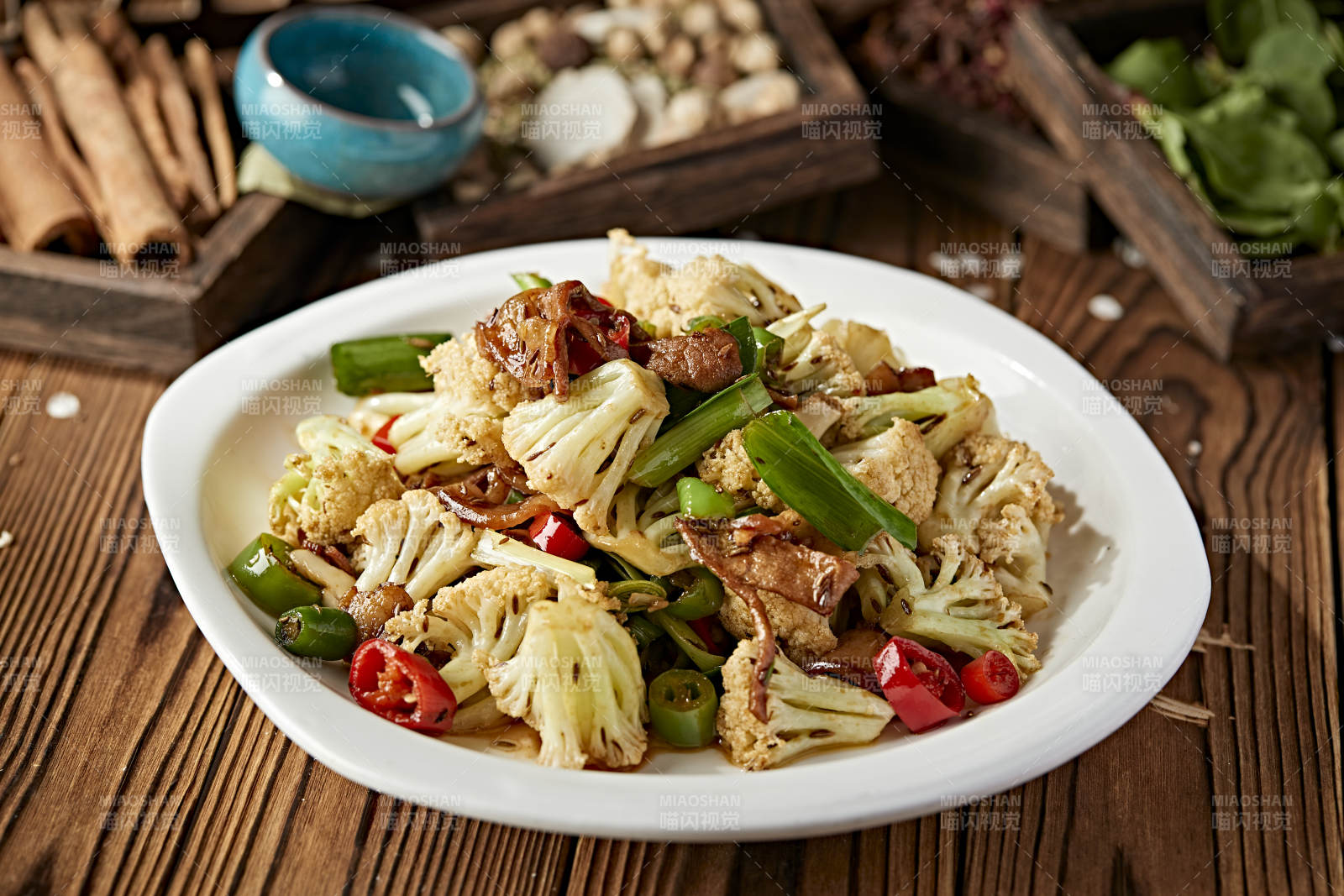 米椒青蒜苗菜花小炒五花肉图片