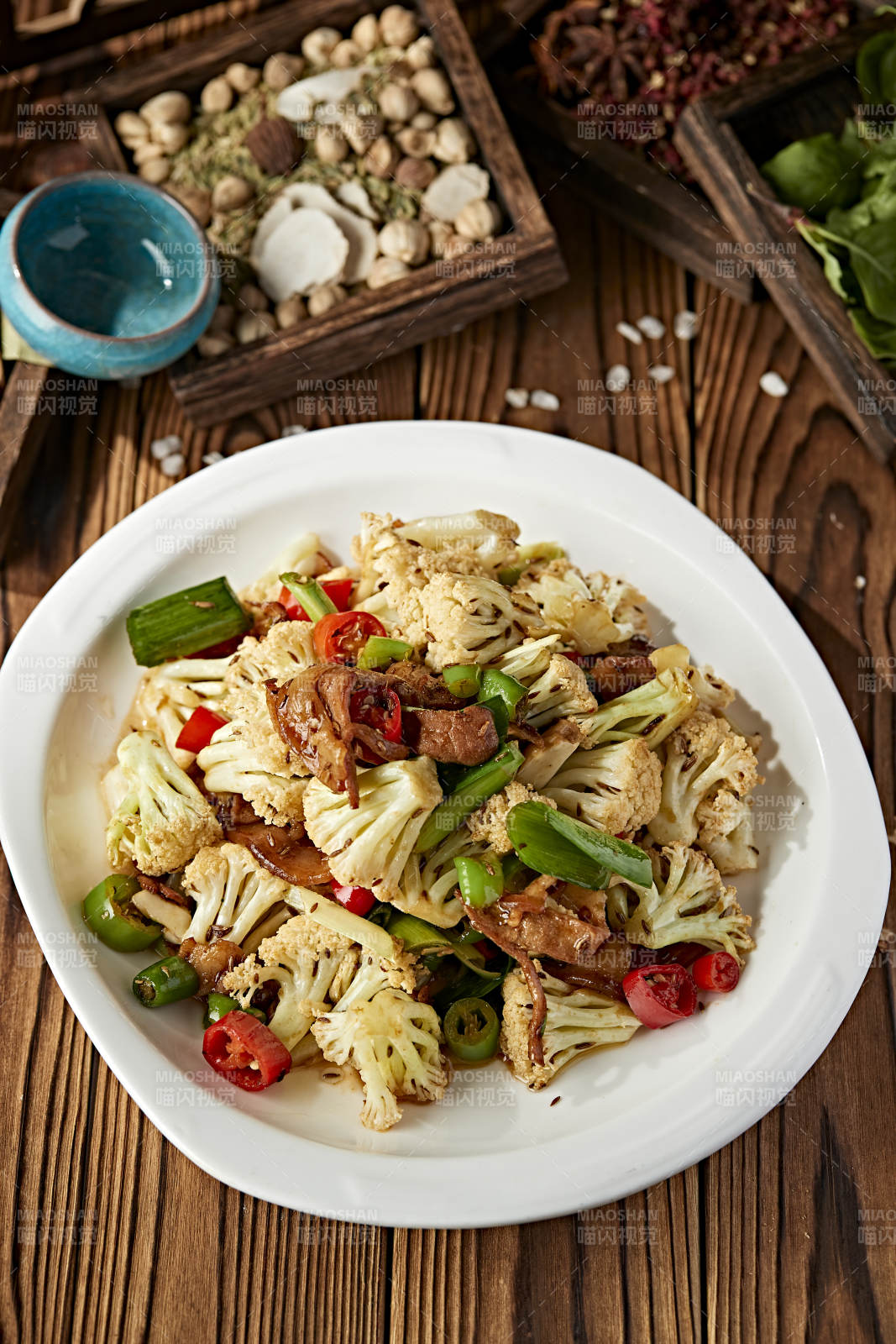 米椒青蒜苗菜花小炒五花肉图片