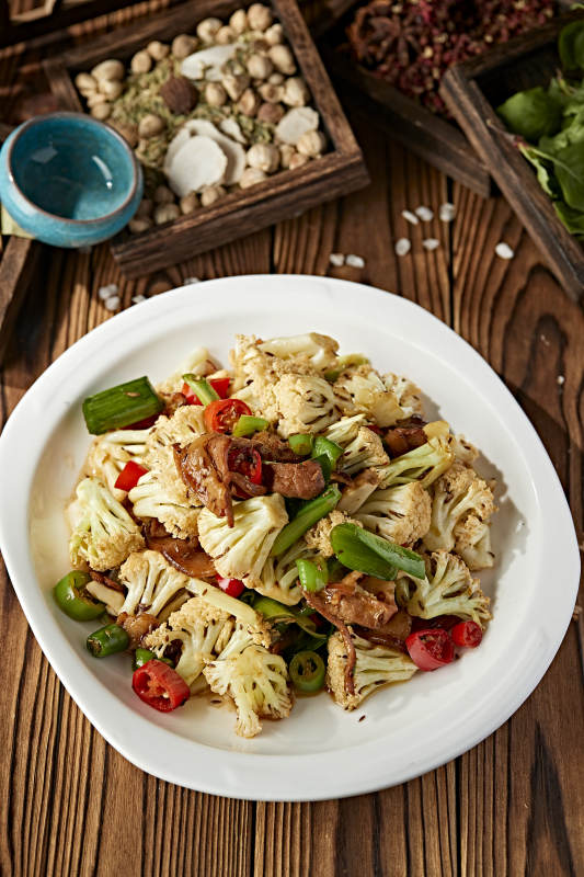 米椒青蒜苗菜花小炒五花肉图片