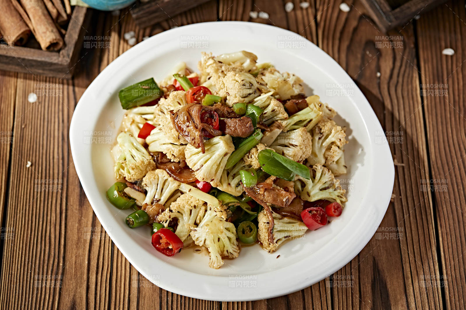 米椒青蒜苗菜花小炒五花肉图片