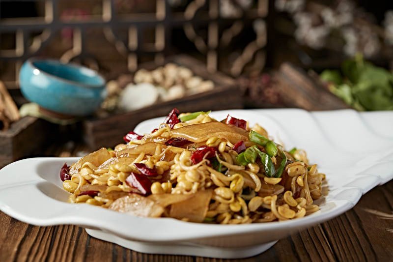 黄豆芽青蒜苗辣椒炒宽粉图片