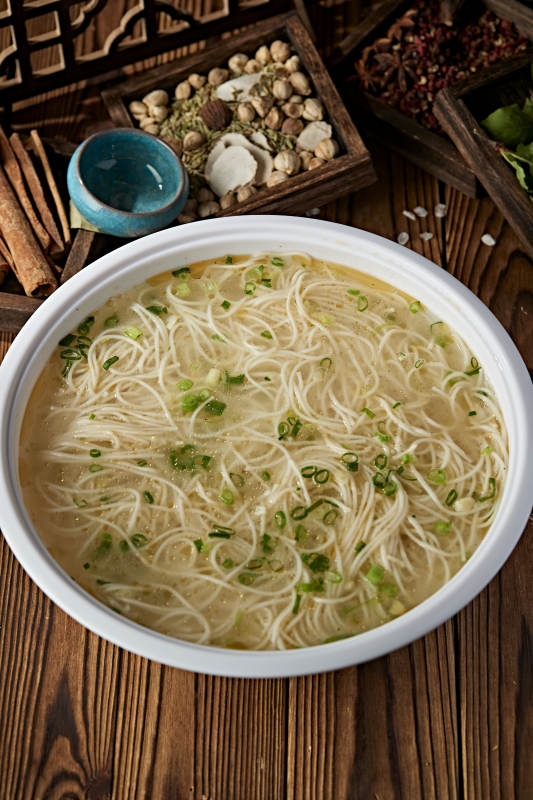 清汤煮挂面图片