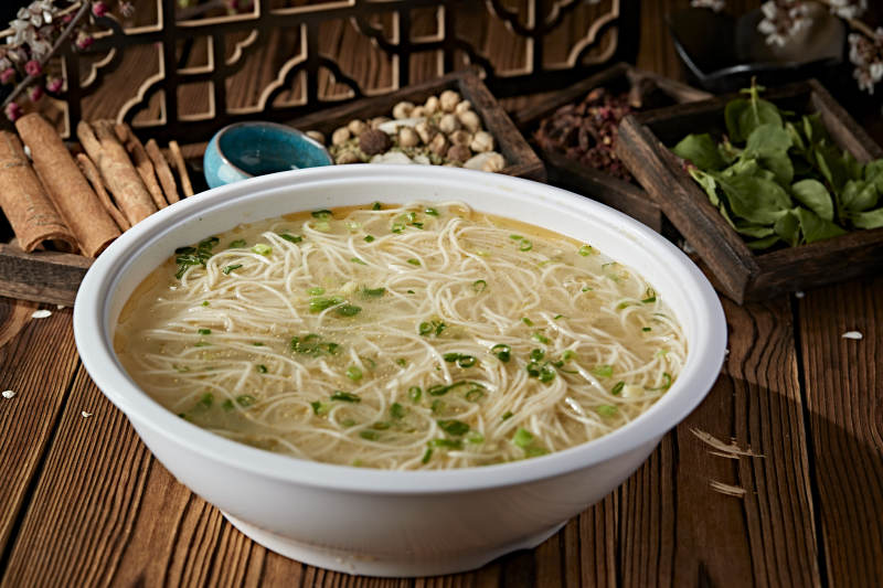 清汤煮挂面图片