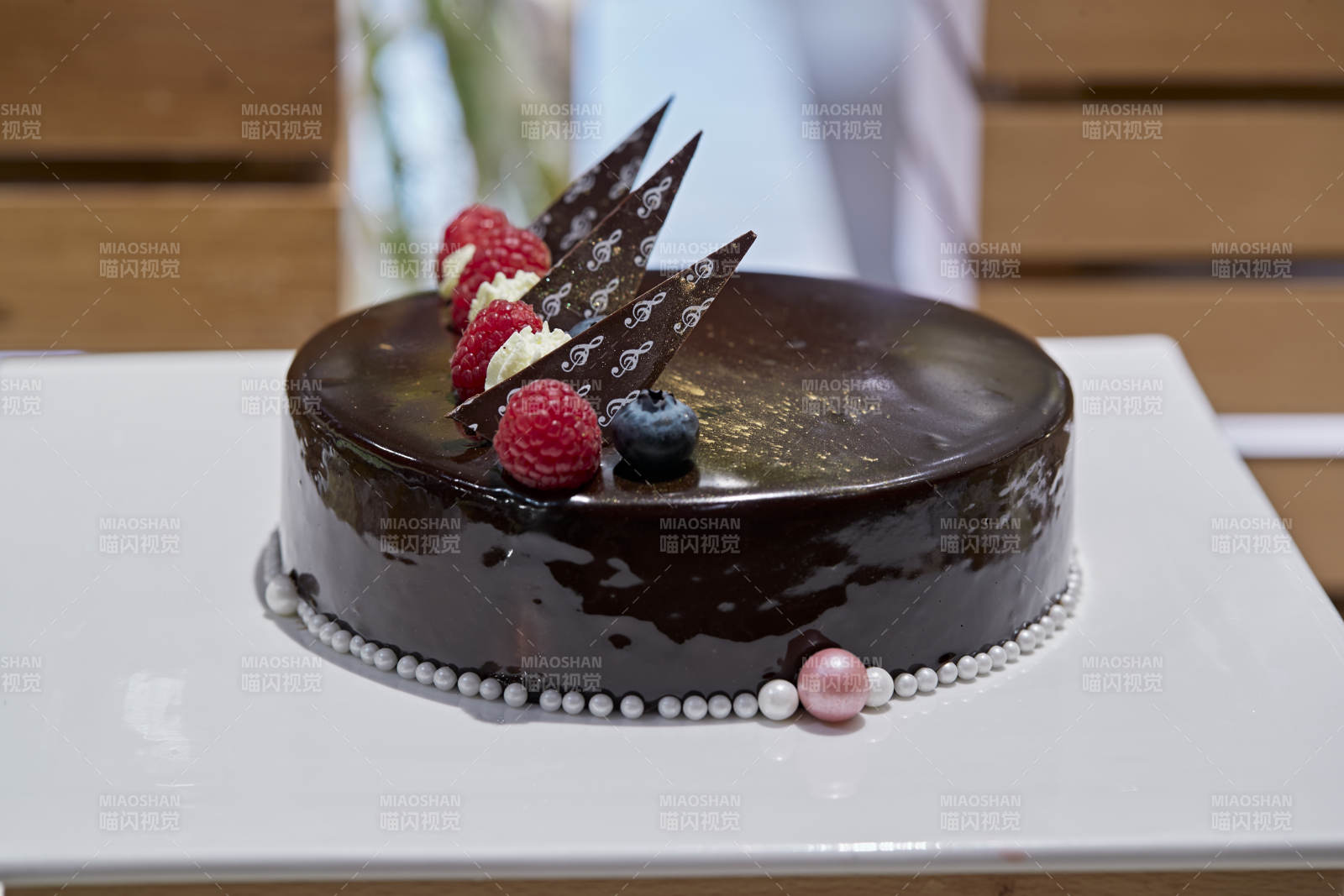 高档星级酒店自助餐的甜品蛋糕图片