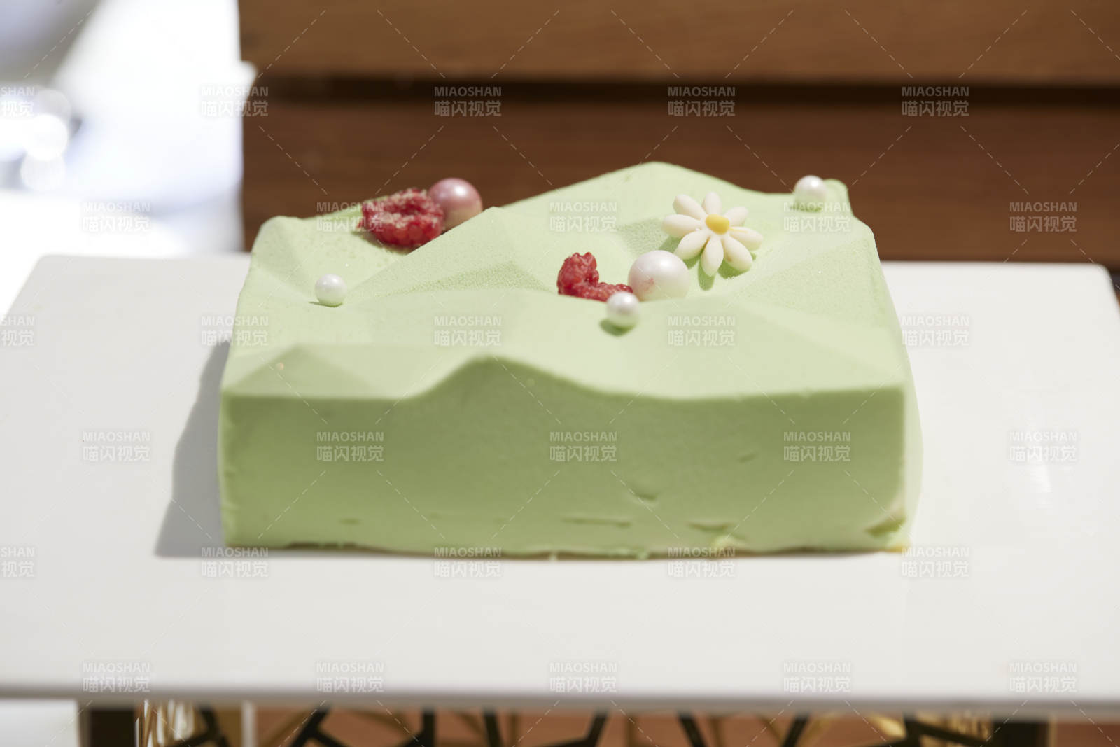 高档星级酒店自助餐的甜品蛋糕图片