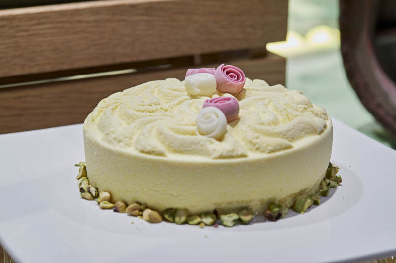 高档星级酒店自助餐的甜品蛋糕图片