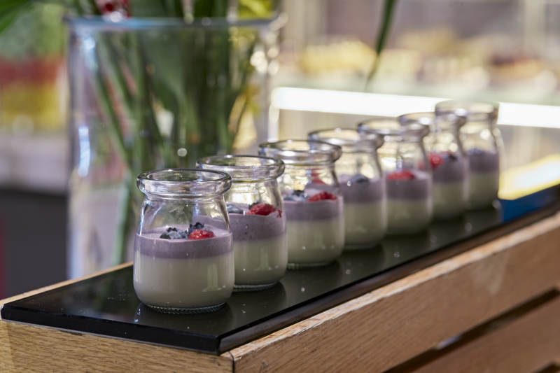 高档星级酒店自助餐甜品巧克力水果布丁图片