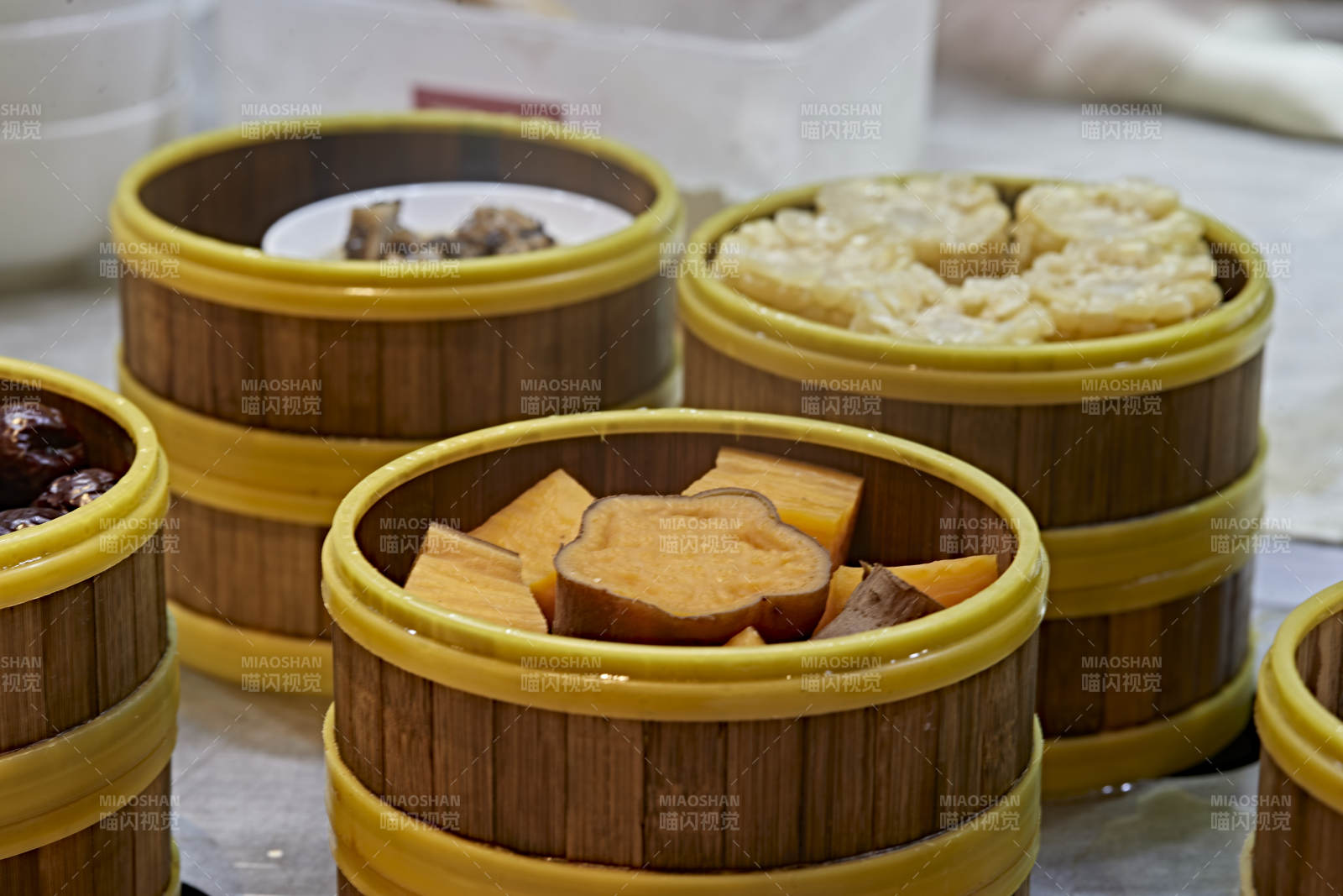 高档星级酒店自助餐的小笼蒸糕点图片