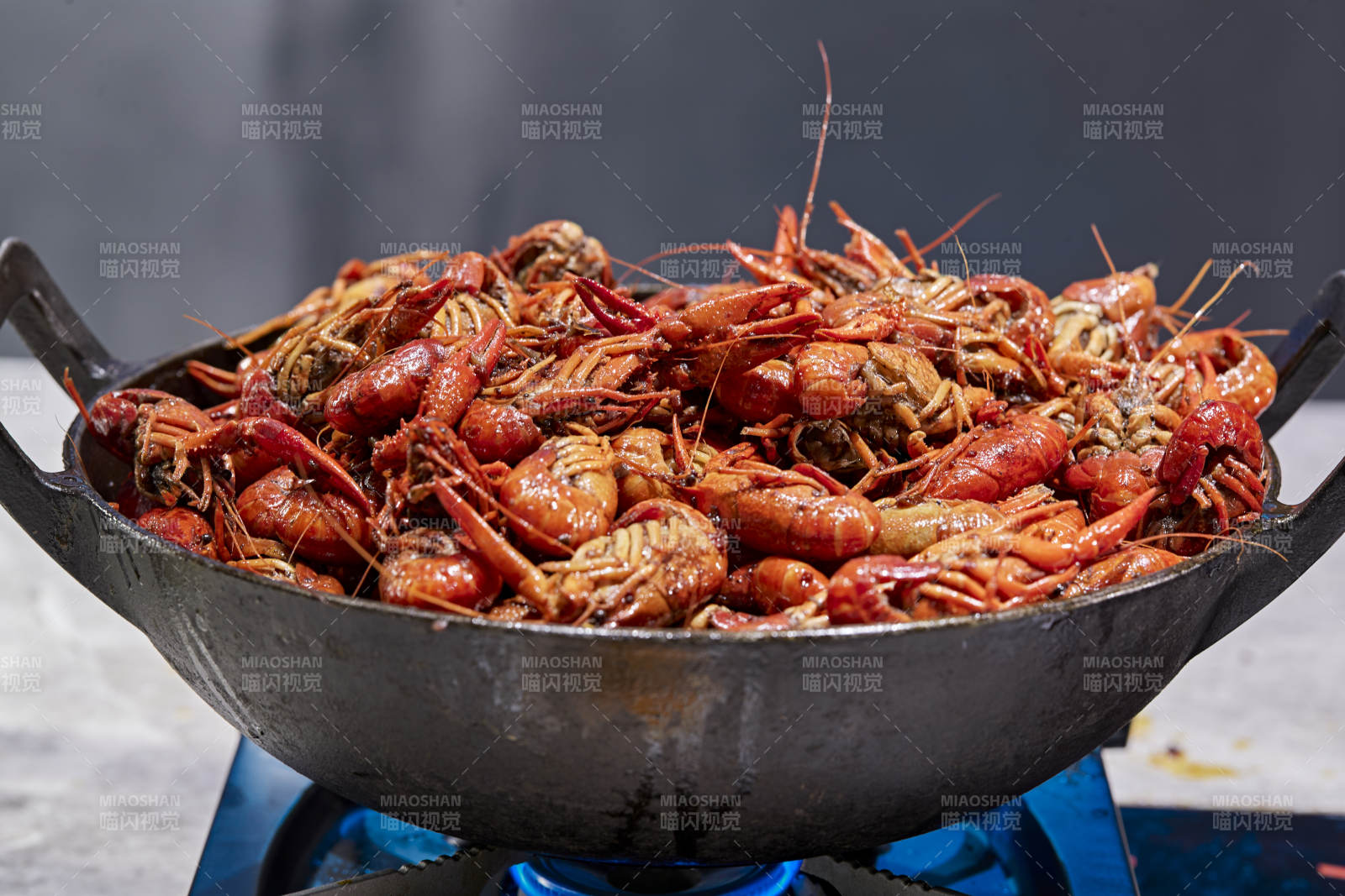 高档星级酒店自助餐的麻辣小龙虾图片