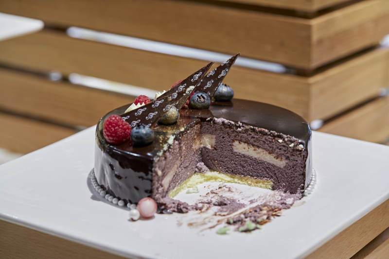 高档星级酒店自助餐的甜品蛋糕图片