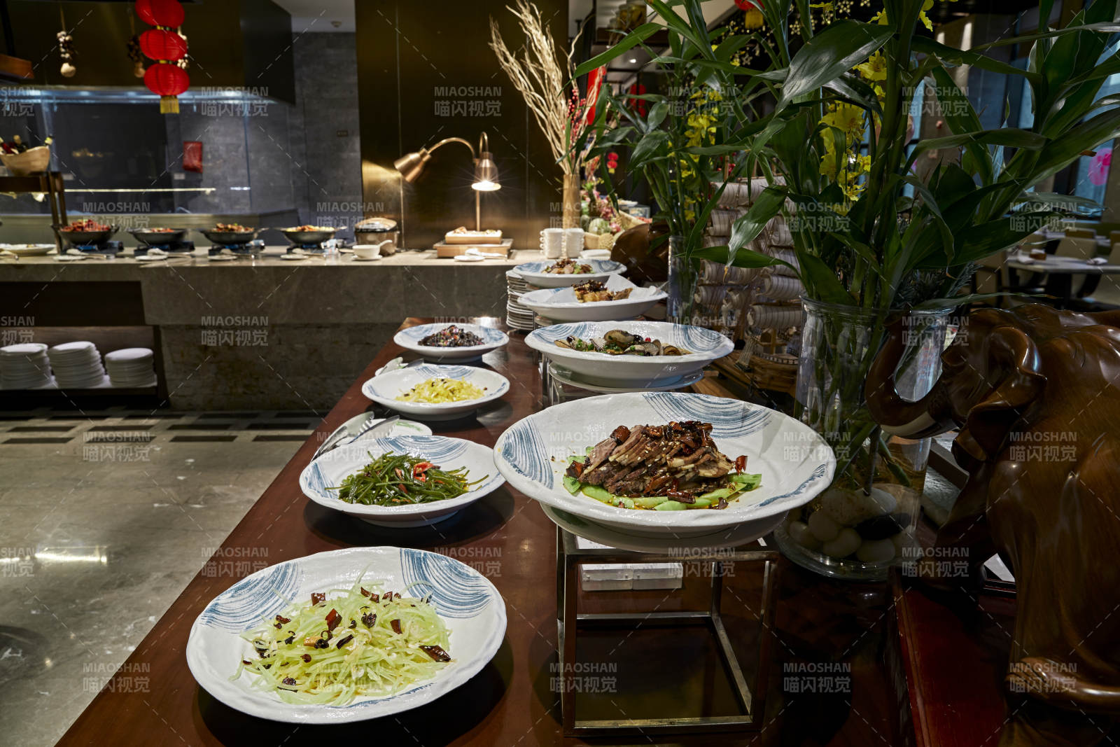 高档星级酒店自助餐的中餐菜品图片