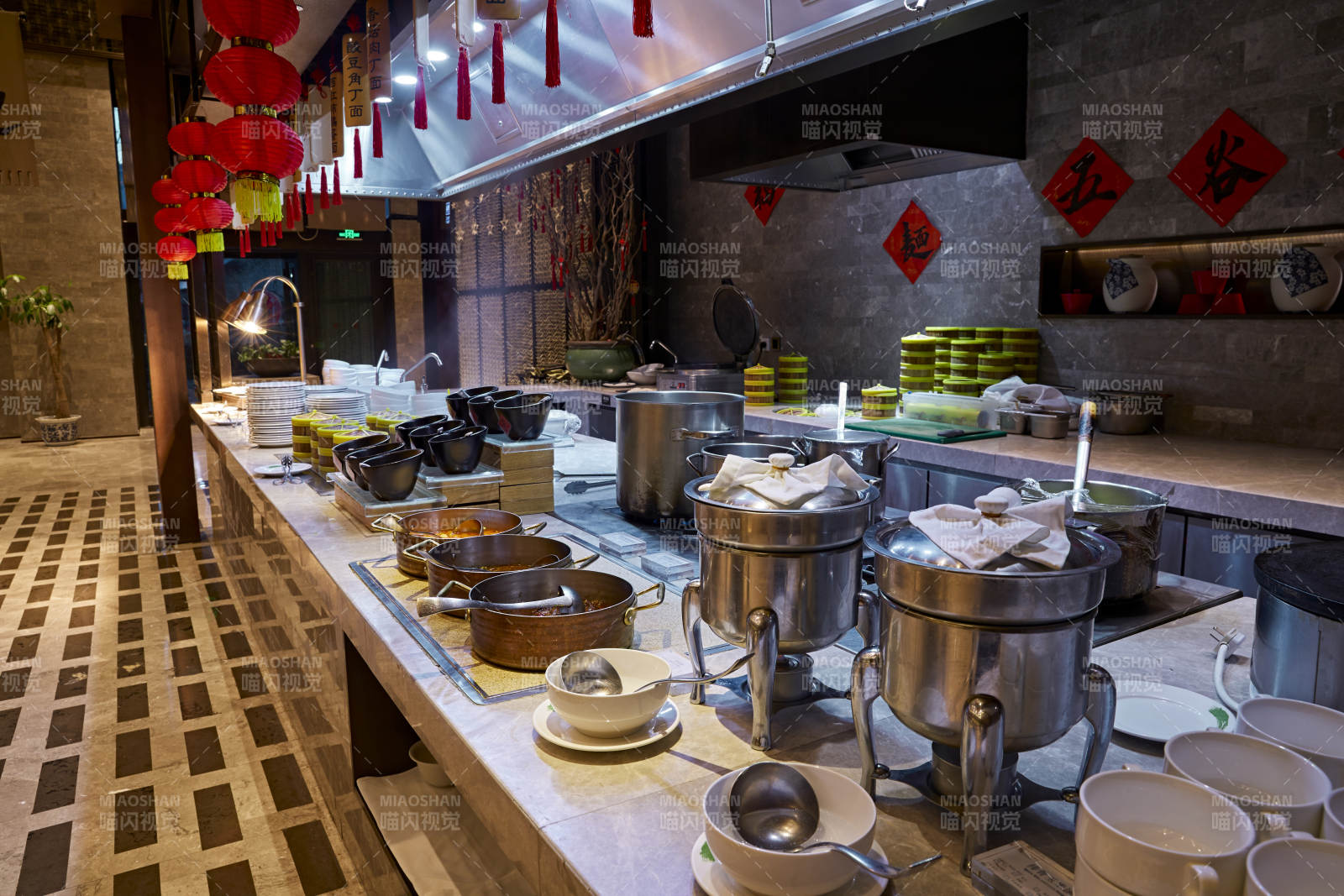 高档星级酒店自助餐的中餐菜品图片