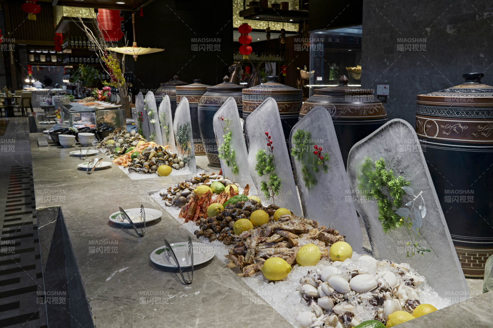 高档星级酒店自助餐的海鲜餐台图片