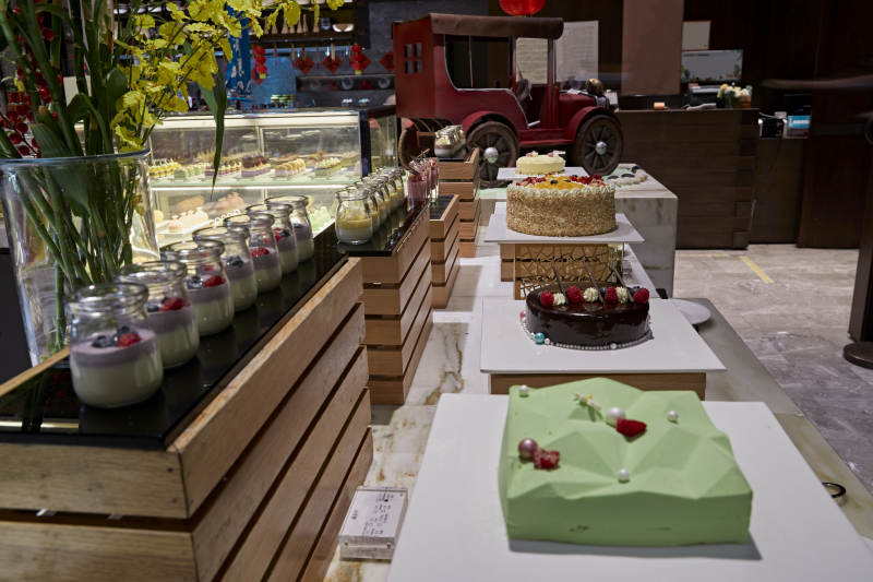 高档星级酒店自助餐的甜品蛋糕图片