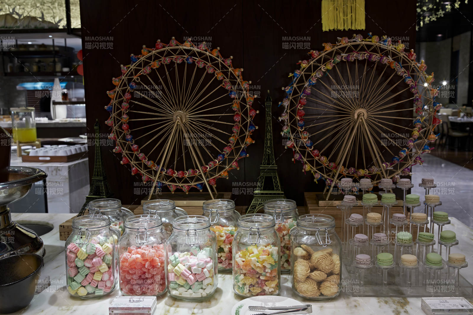 高档星级酒店自助餐甜品餐台图片