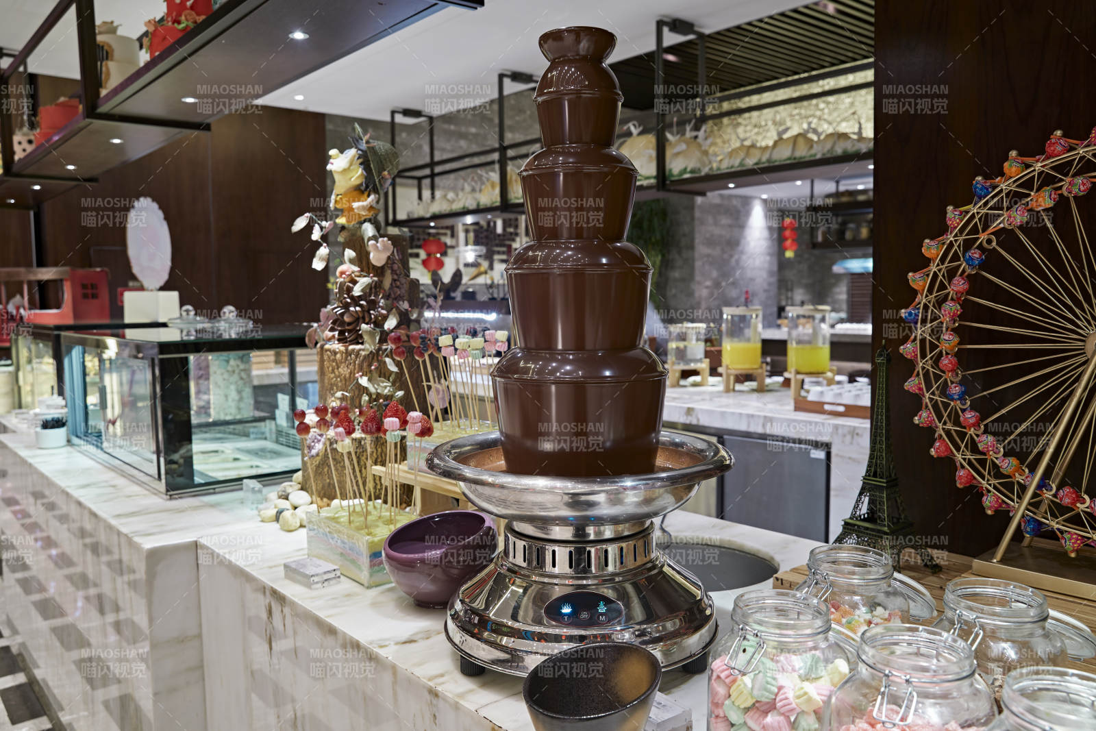 高档星级酒店自助餐甜品餐台图片