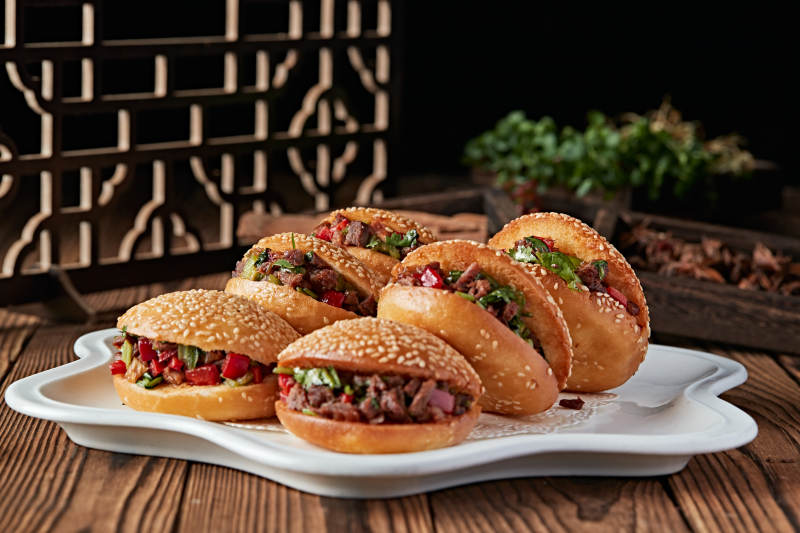 芝麻锅盔肉夹馍图片