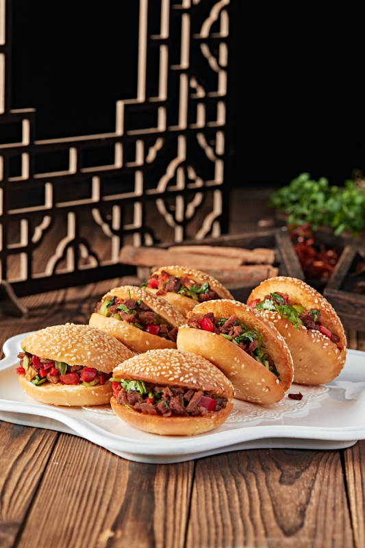 芝麻锅盔肉夹馍图片