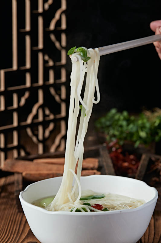 鲜鸡汤煮挂面图片