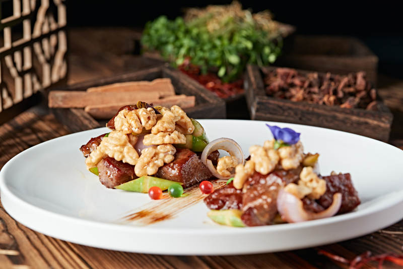 芦笋桃仁黑胡椒牛仔粒图片