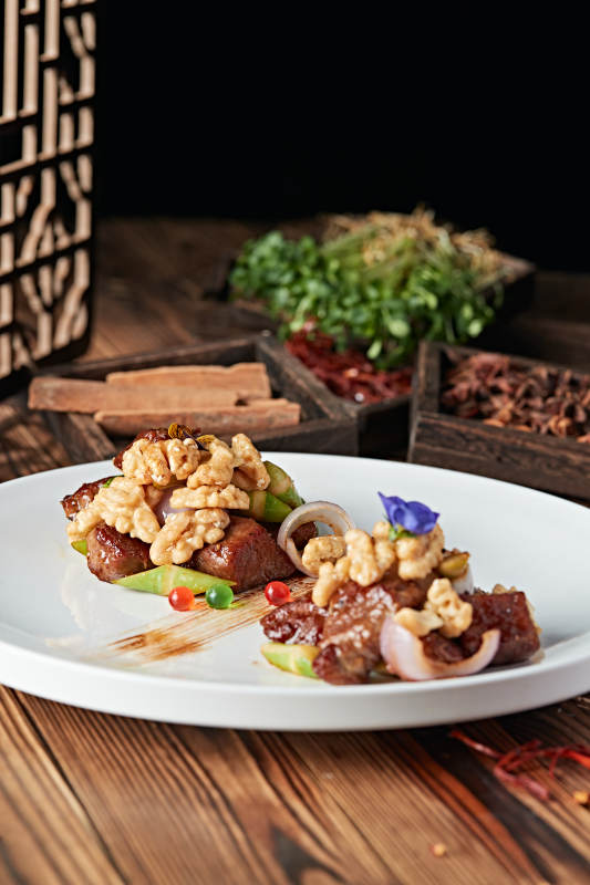 芦笋桃仁黑胡椒牛仔粒图片