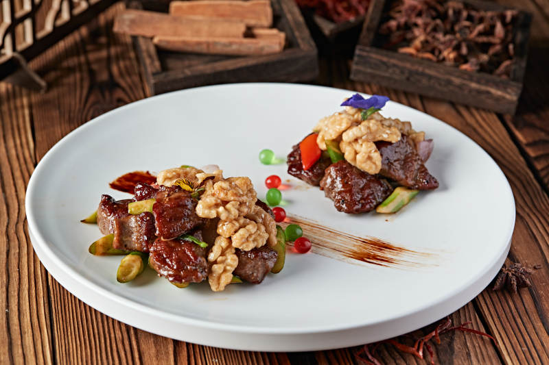 芦笋桃仁黑胡椒牛仔粒图片