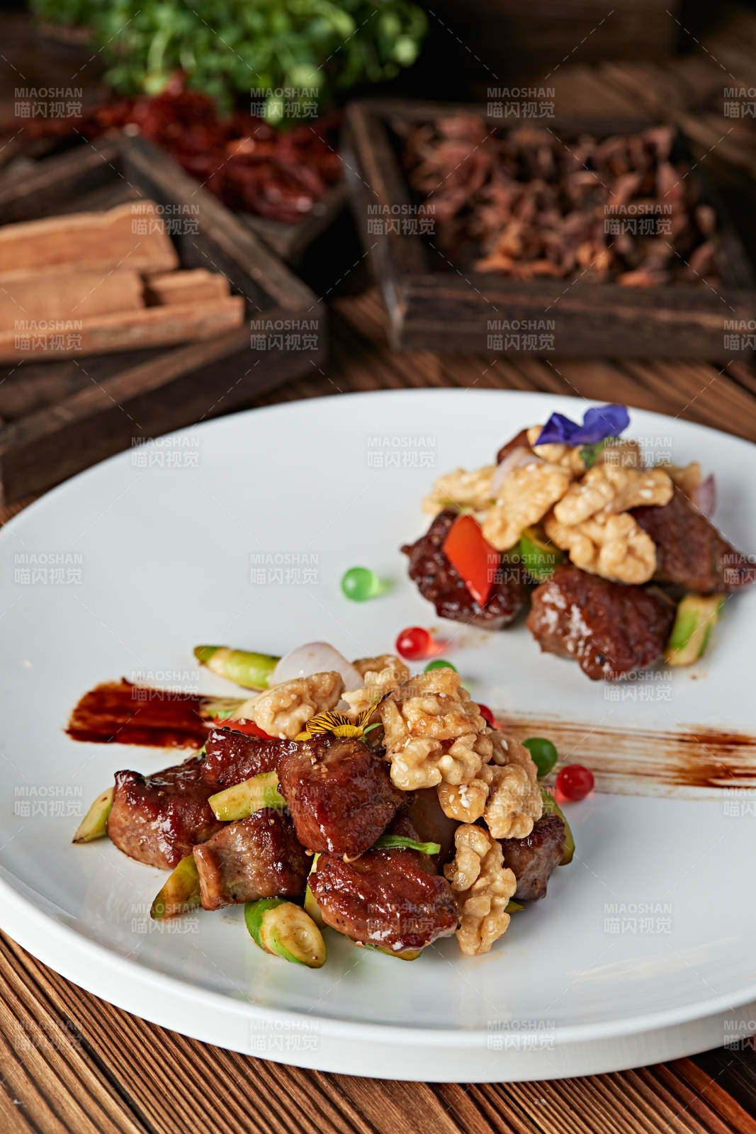 芦笋桃仁黑胡椒牛仔粒图片