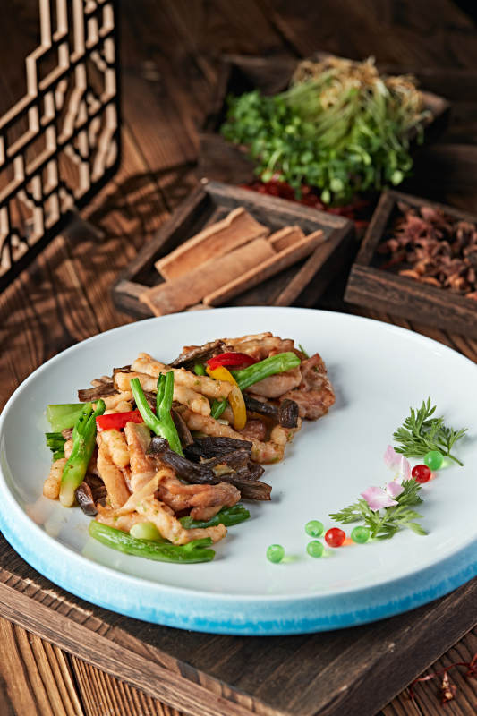 彩椒芥蓝松蘑炒里脊丝图片