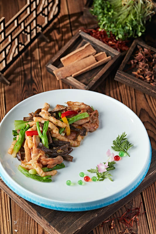 彩椒芥蓝松蘑炒里脊丝图片