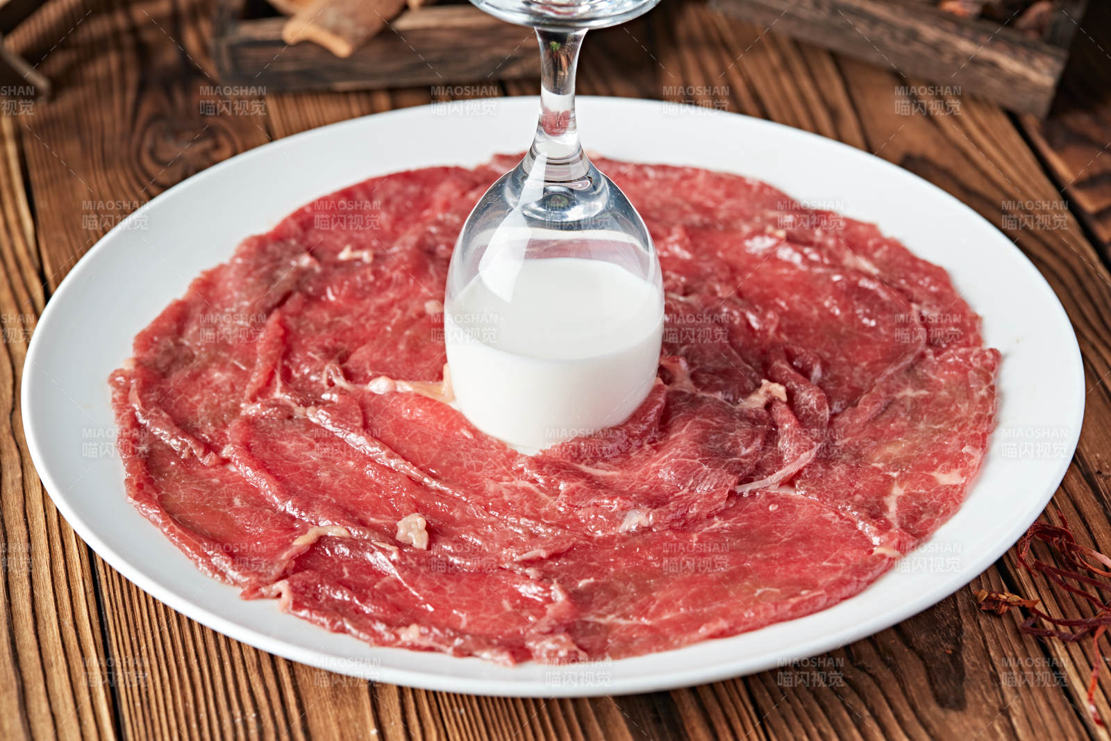 川渝火锅食材牛奶鲜牛肉图片