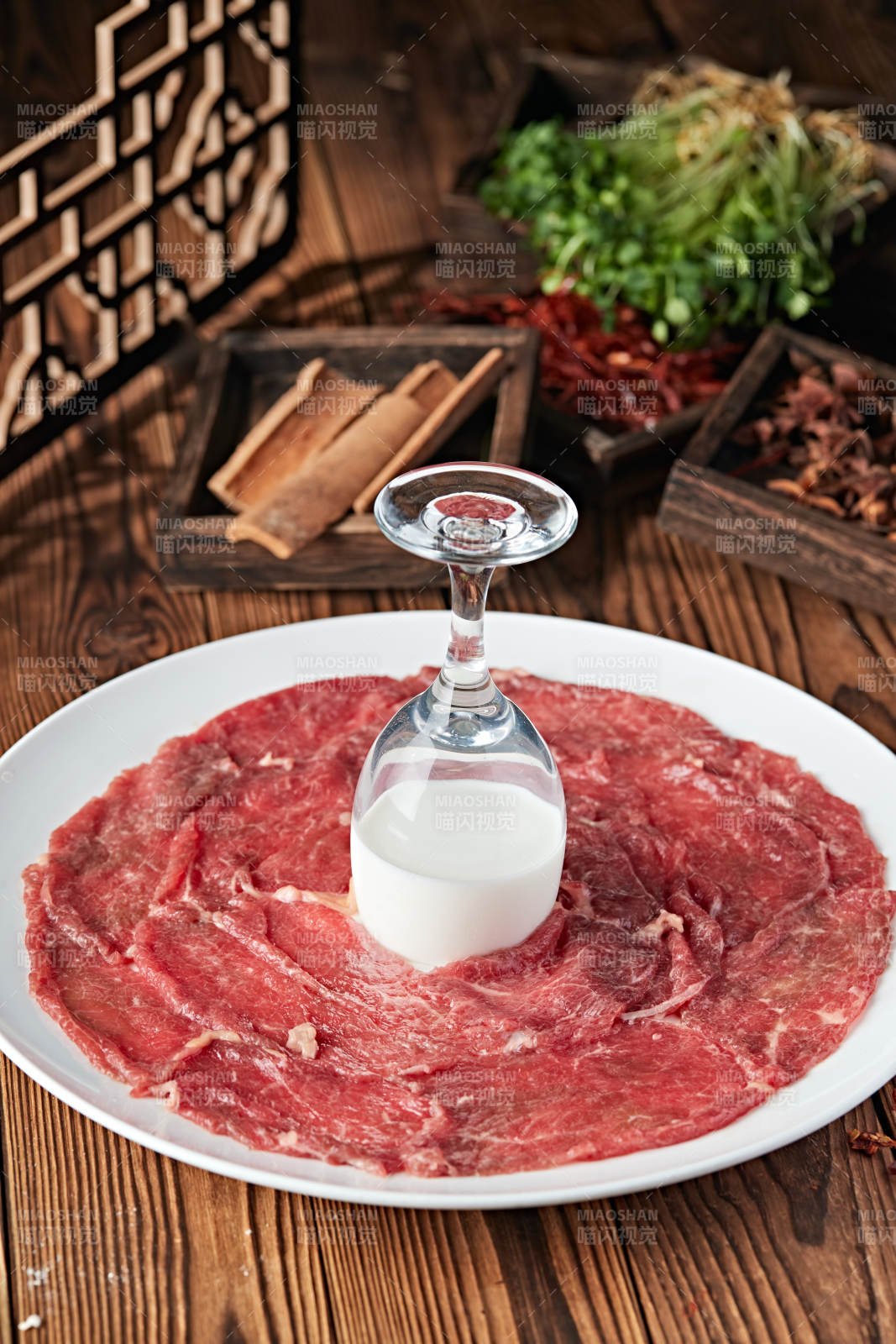 川渝火锅食材牛奶鲜牛肉图片