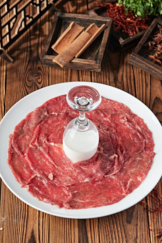 川渝火锅食材牛奶鲜牛肉图片