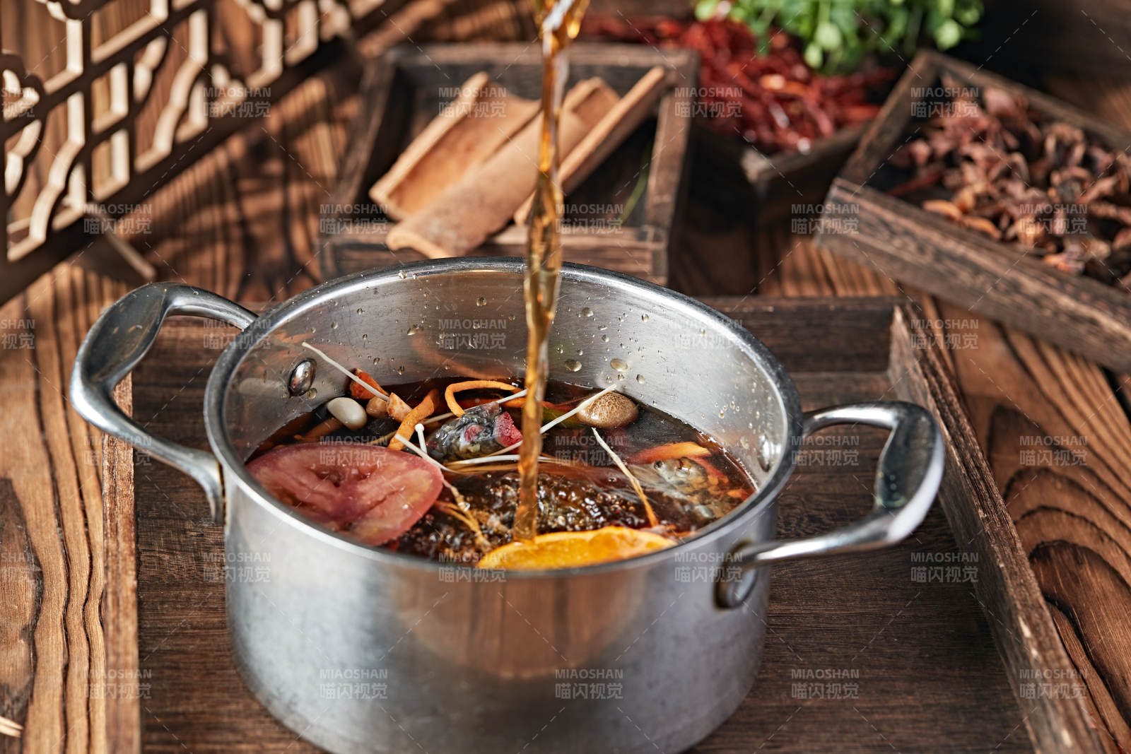 各种美味自助火锅汤底图片