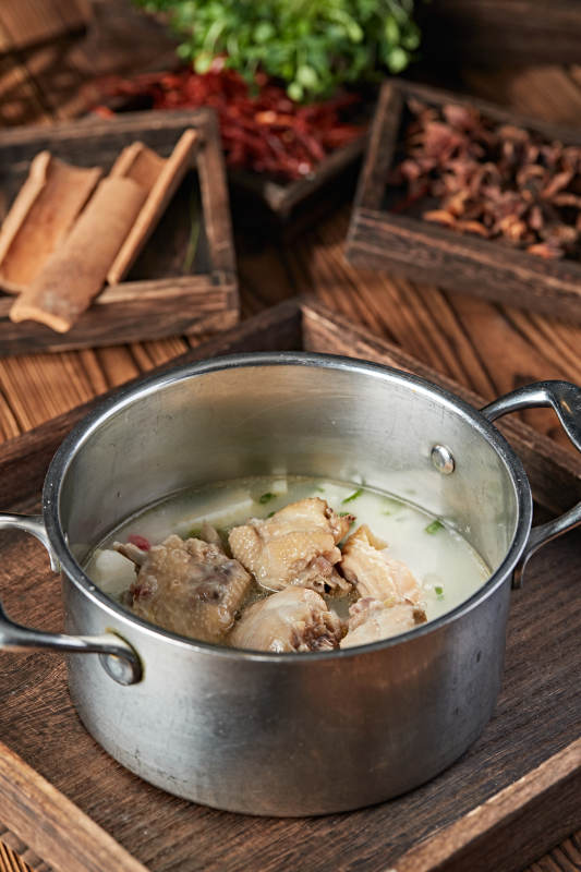 各种美味自助火锅汤底图片