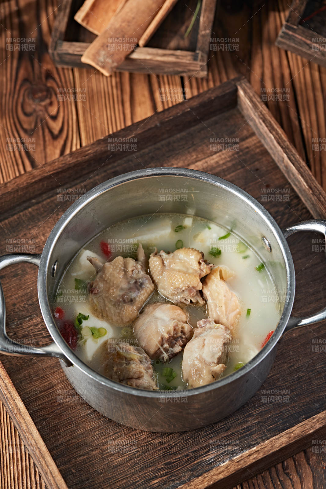 各种美味自助火锅汤底图片