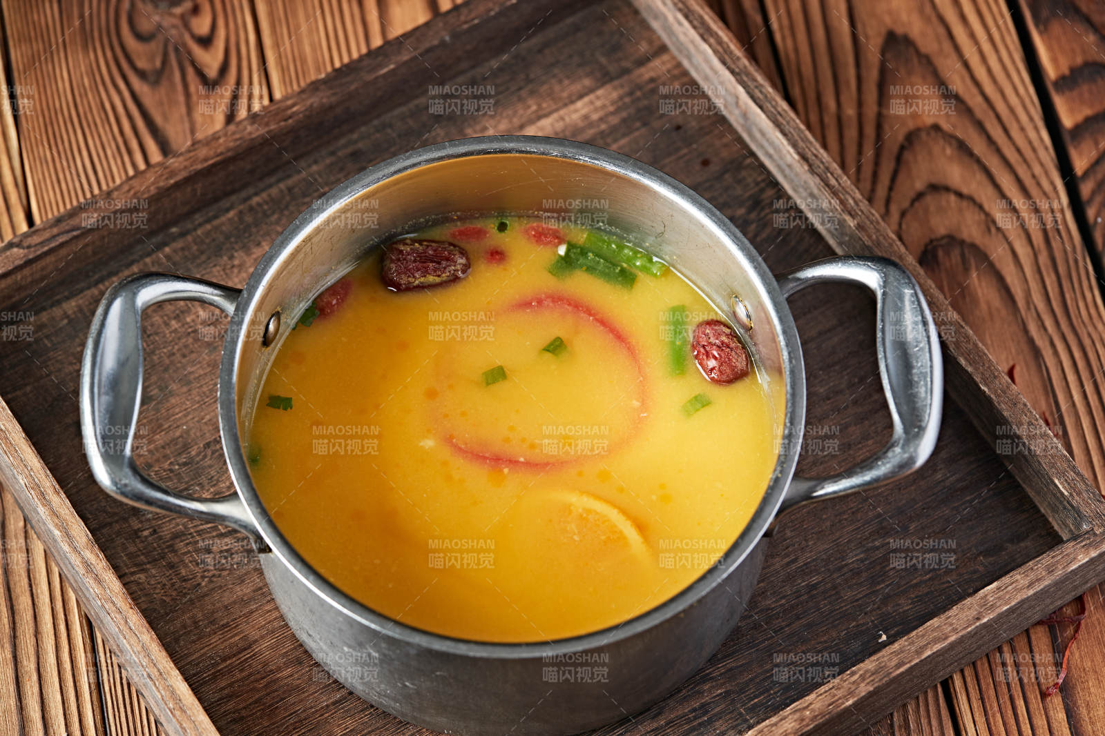 各种美味自助火锅汤底图片