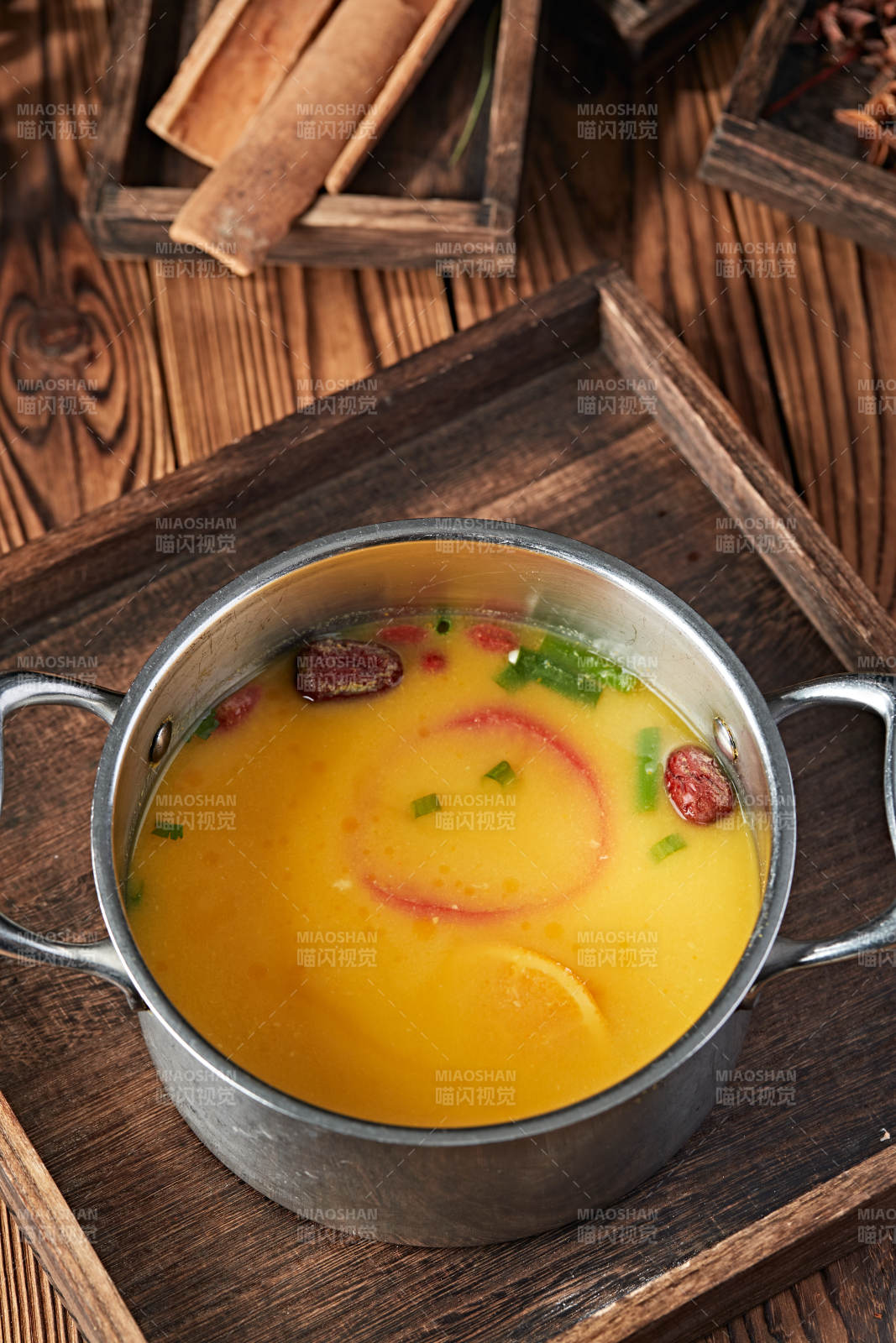 各种美味自助火锅汤底图片