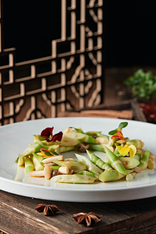 凉拌卤水春笋白玉菇图片