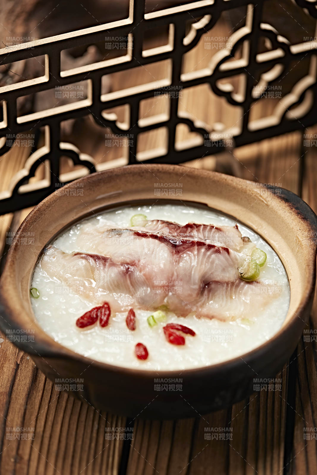 砂锅生滚鲜鱼片粥图片