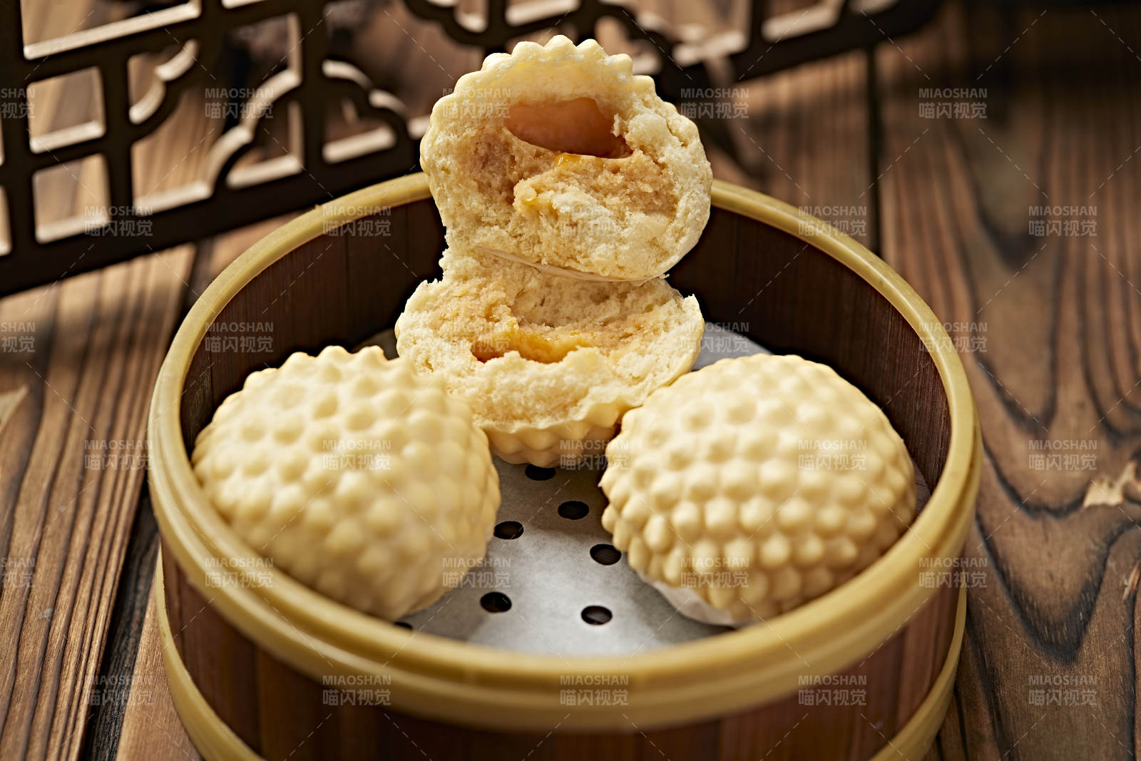 港式茶餐菠萝包奶黄包图片