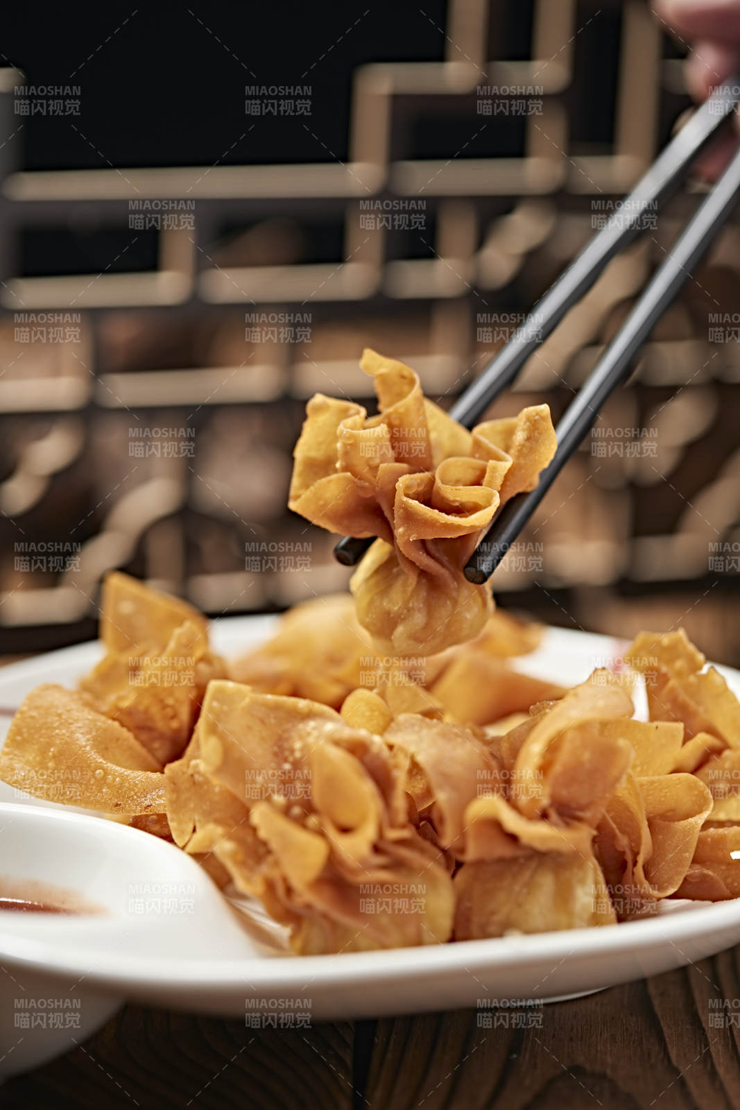 港式茶餐油炸虾肉馅口袋馄饨图片