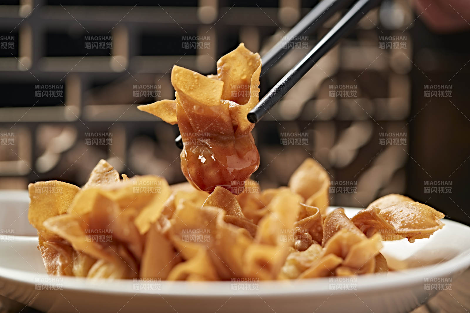 港式茶餐油炸虾肉馅口袋馄饨图片