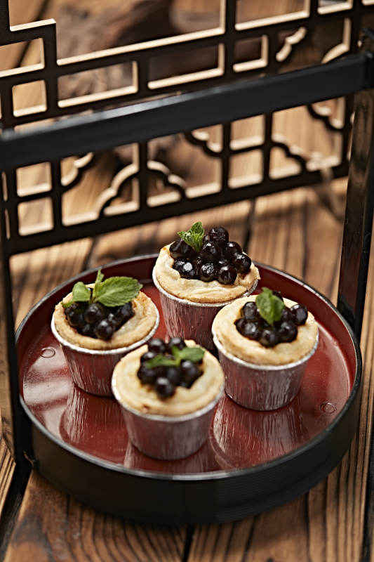 港式茶餐蓝莓葡式蛋挞图片
