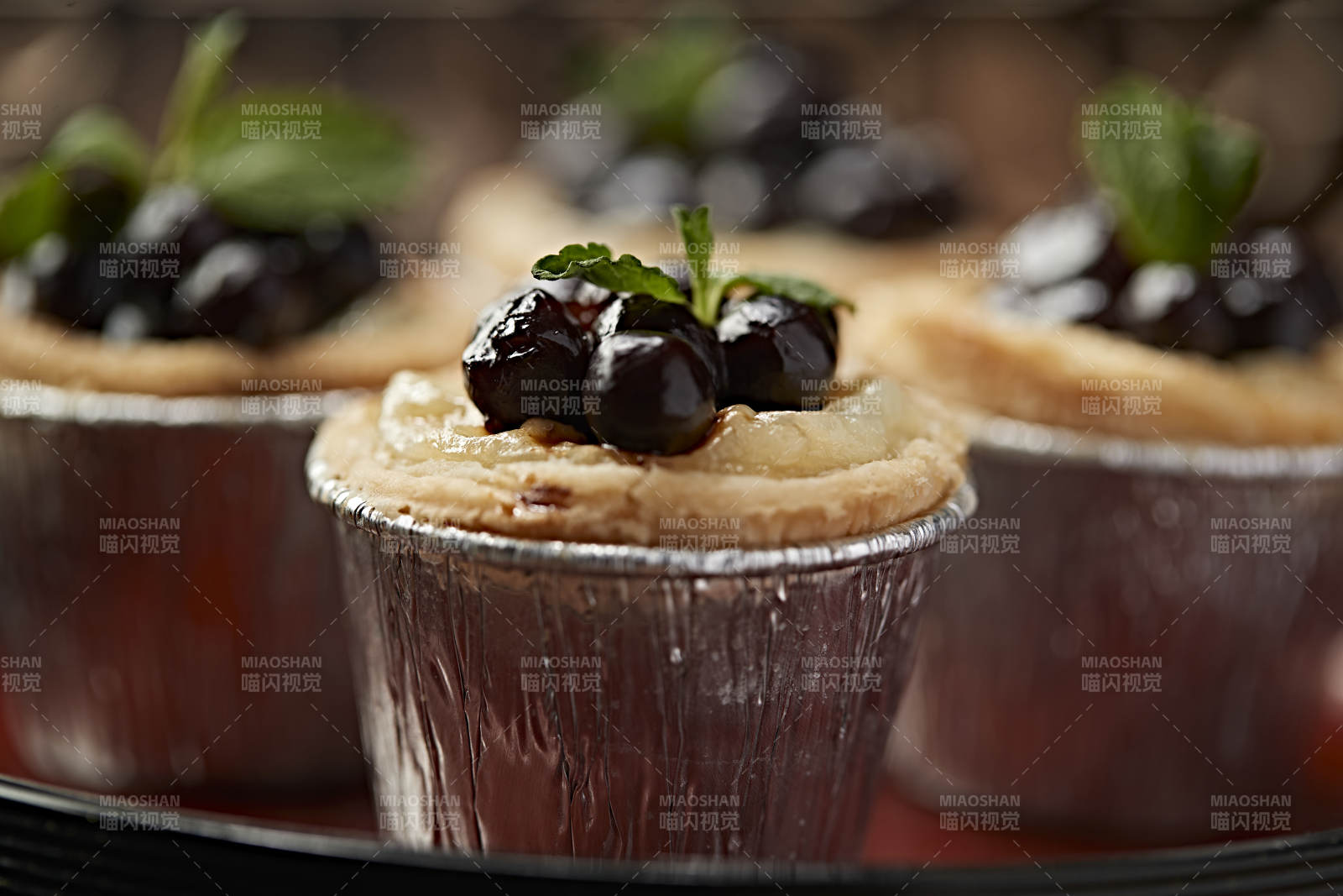 港式茶餐蓝莓葡式蛋挞图片