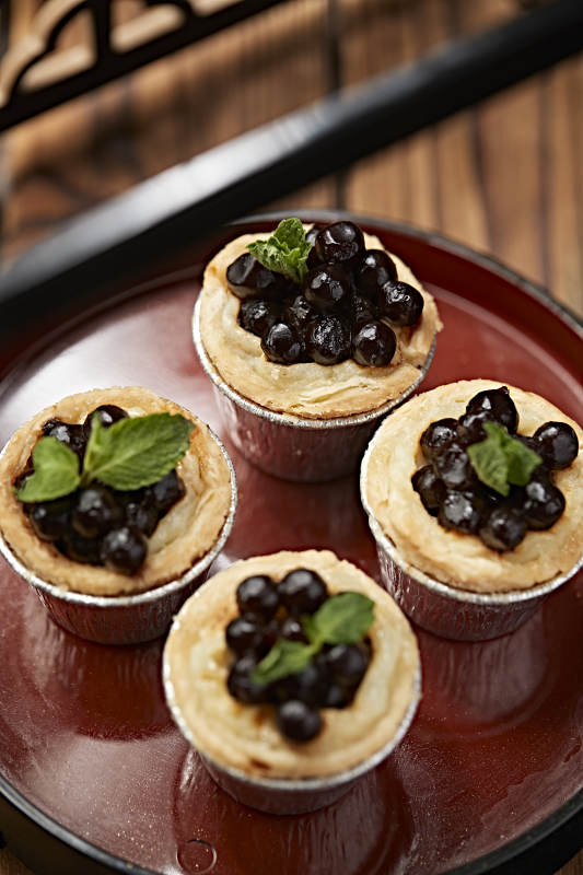 港式茶餐蓝莓葡式蛋挞图片