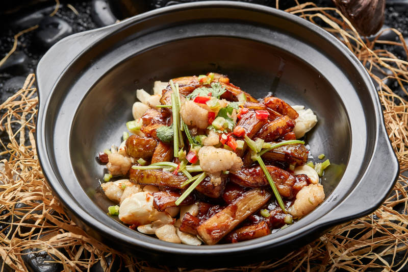 大蒜鳕鱼粒茄子煲图片