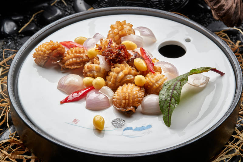 银杏洋葱炒鲜鲍鱼图片